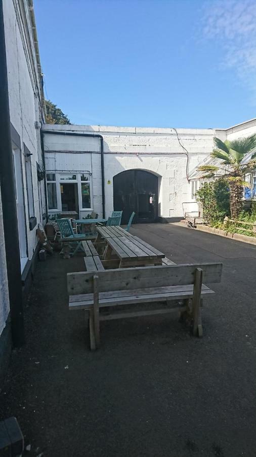 Fsc Dale Fort Hostel المظهر الخارجي الصورة